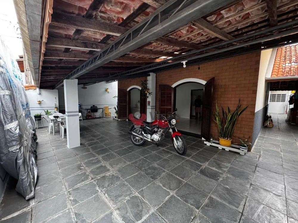 Casa, 3 quartos, 229 m² - Foto 1