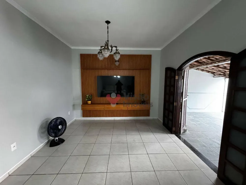 Casa, 3 quartos, 229 m² - Foto 2