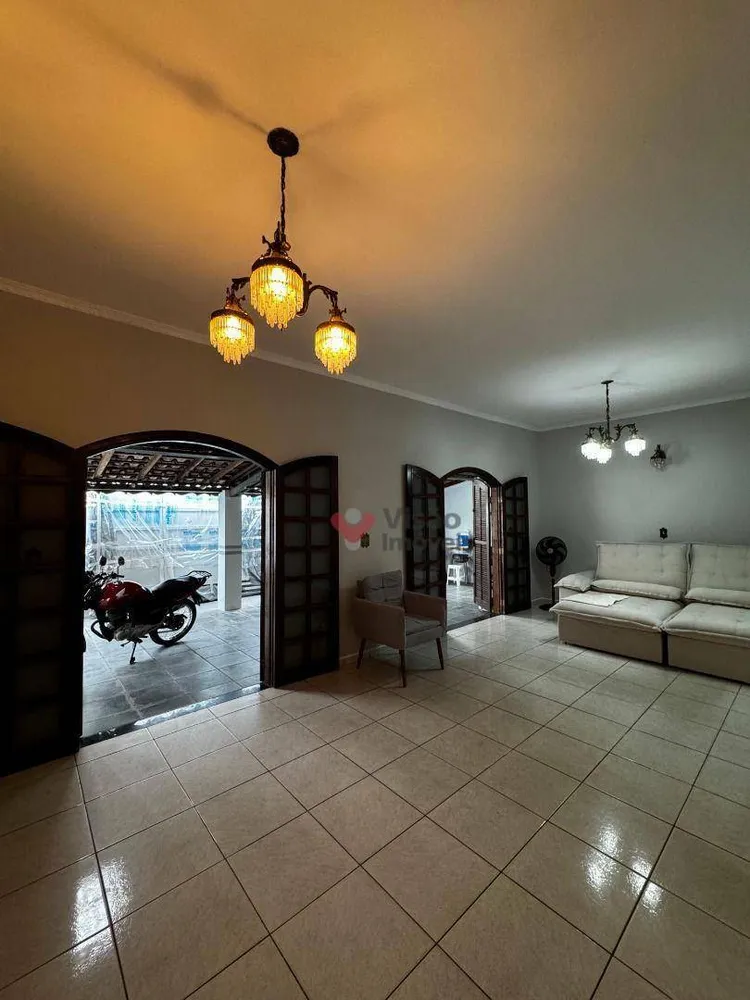 Casa, 3 quartos, 229 m² - Foto 3