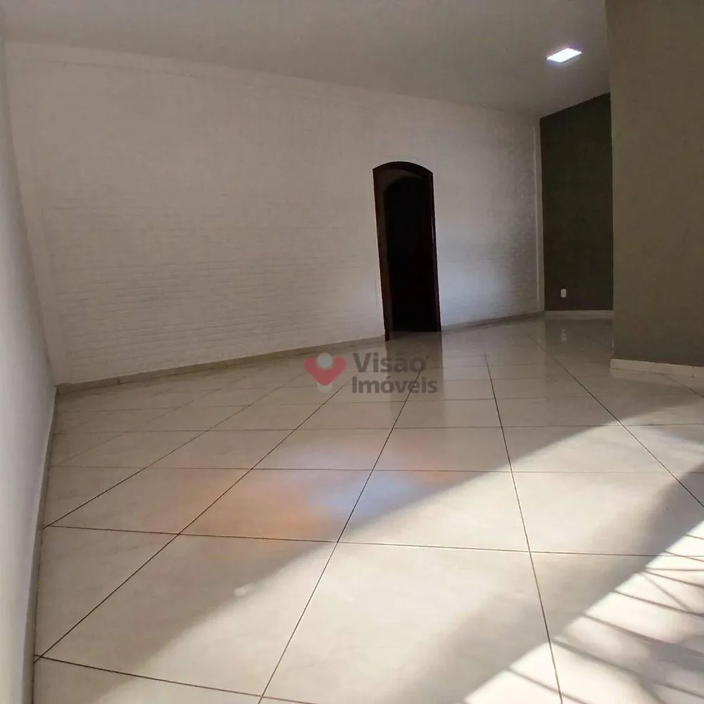 Casa, 3 quartos, 136 m² - Foto 2