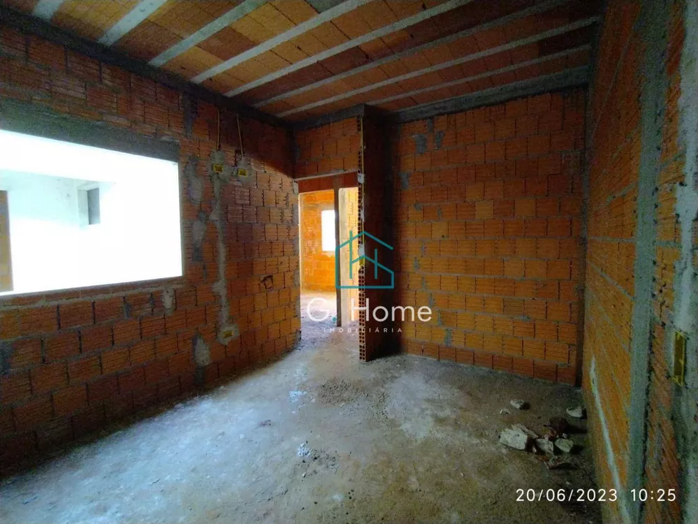 Casa à venda com 3 quartos, 94m² - Foto 2