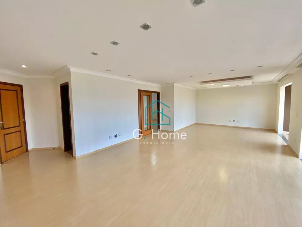 Apartamento à venda com 3 quartos, 212m² - Foto 2