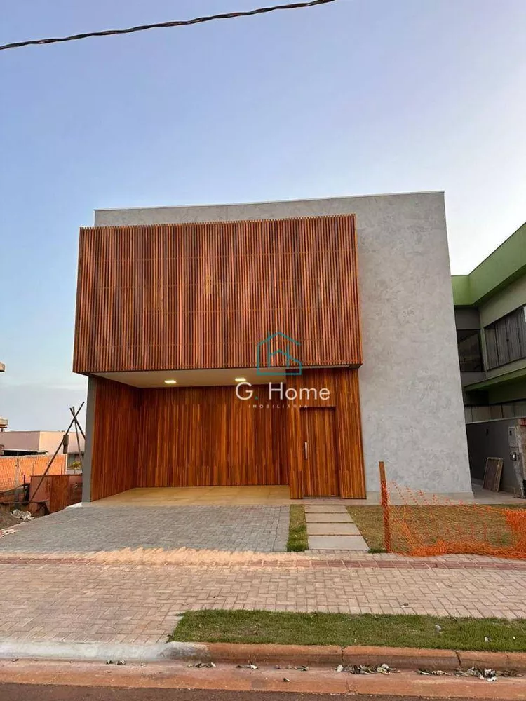 Sobrado à venda com 3 quartos, 210m² - Foto 1