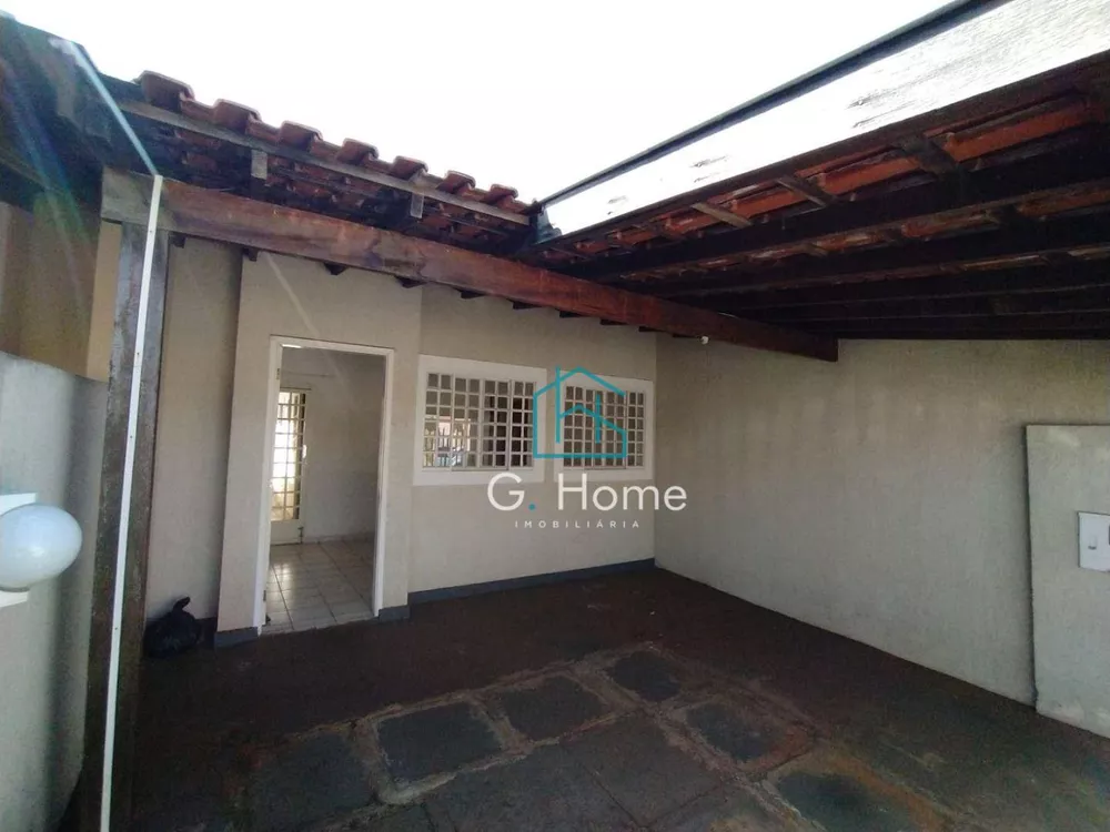 Casa à venda com 3 quartos, 69m² - Foto 2