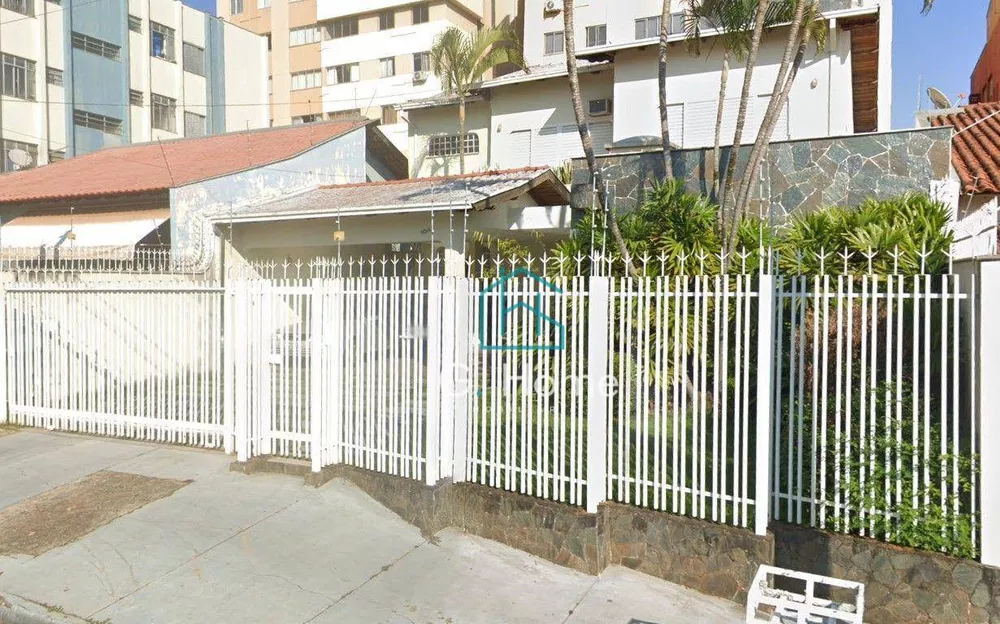 Casa à venda com 3 quartos, 300m² - Foto 1