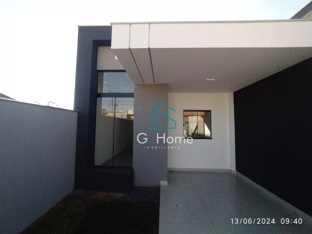 Casa à venda com 3 quartos, 82m² - Foto 1