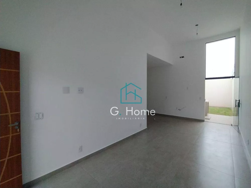 Casa à venda com 3 quartos, 71m² - Foto 2