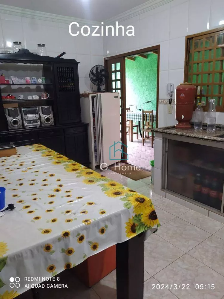 Casa à venda com 3 quartos, 175m² - Foto 2