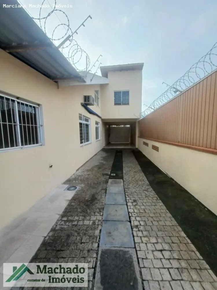 Casa, 6 quartos, 295 m² - Foto 1