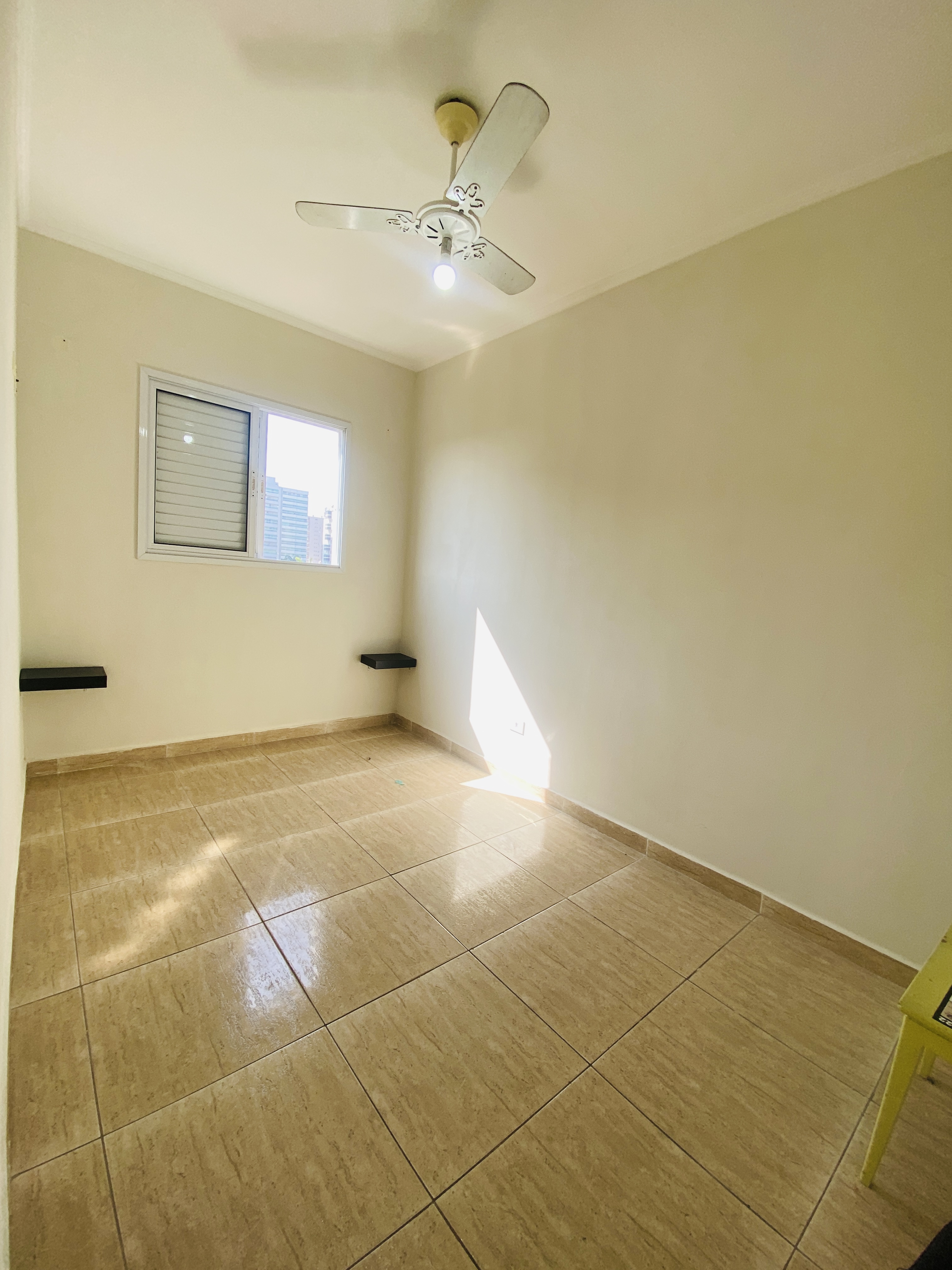 Apartamento à venda com 1 quarto, 40m² - Foto 2