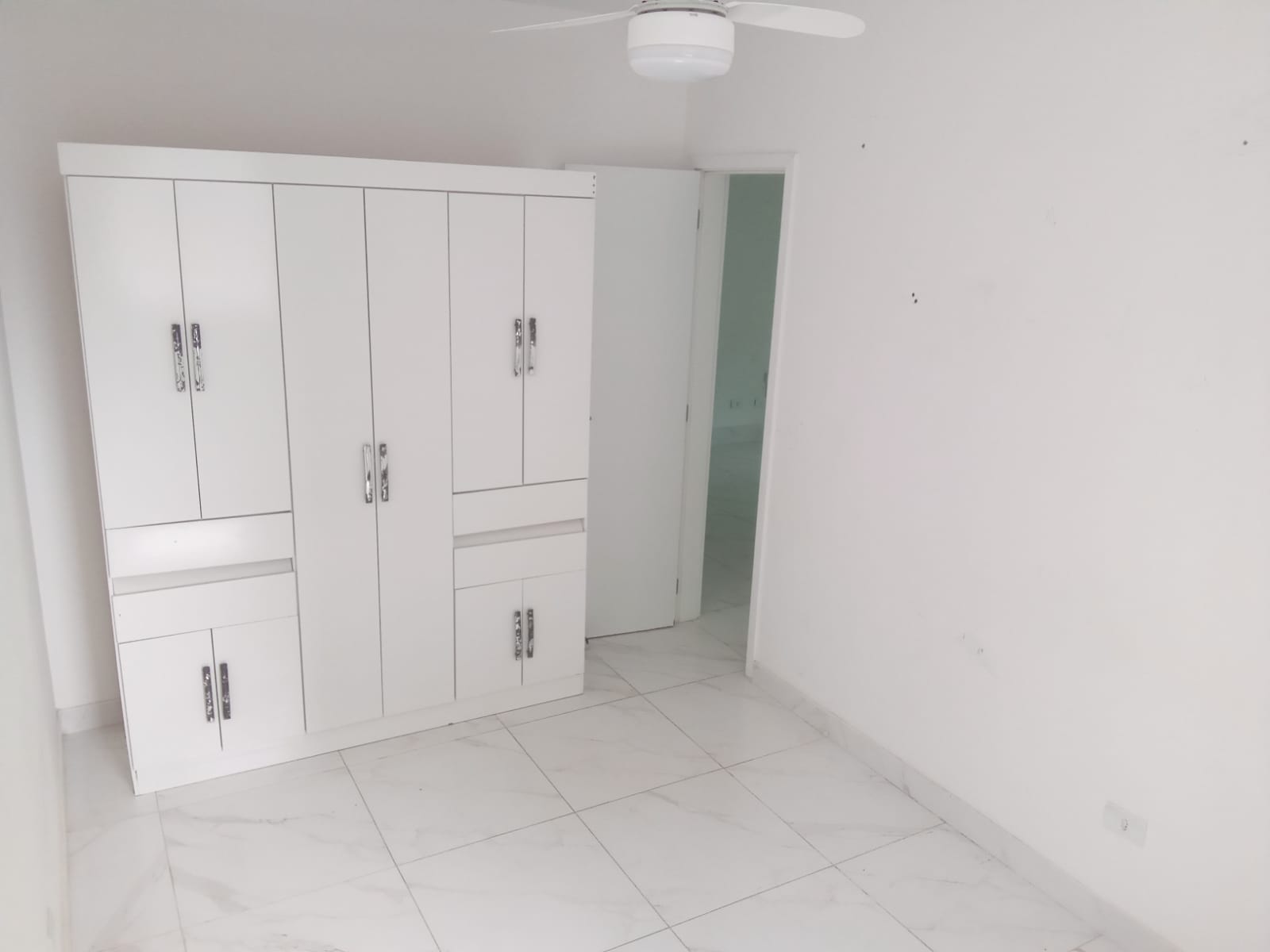 Apartamento à venda com 2 quartos, 82m² - Foto 3