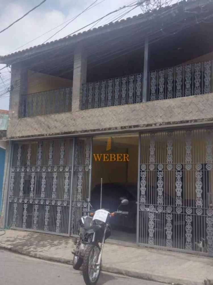 Sobrado à venda com 3 quartos, 213m² - Foto 1