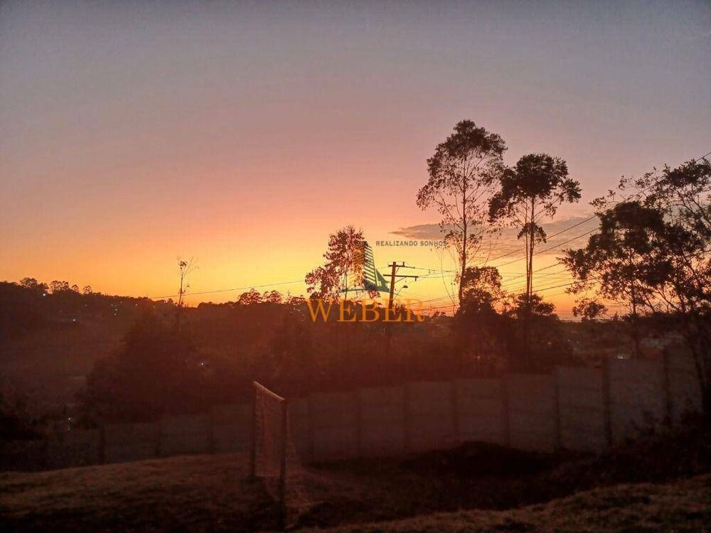 Casa à venda com 2 quartos, 64m² - Foto 3
