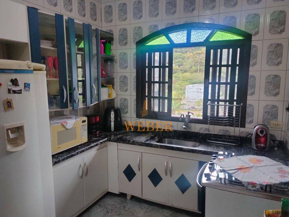 Sobrado à venda com 3 quartos, 140m² - Foto 3