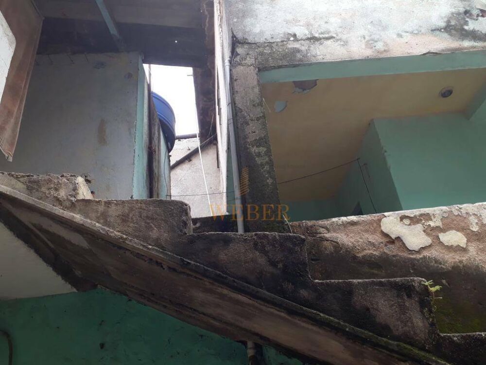 Casa à venda com 3 quartos, 330m² - Foto 3