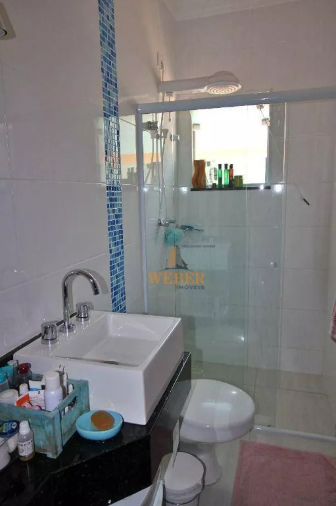 Sobrado, 3 quartos, 242 m² - Foto 4