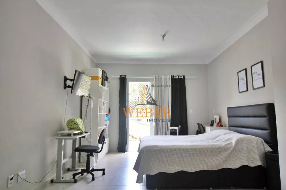 Sobrado, 3 quartos, 242 m² - Foto 6