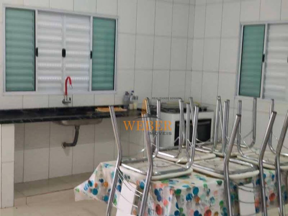 Chácara à venda com 4 quartos, 210m² - Foto 1