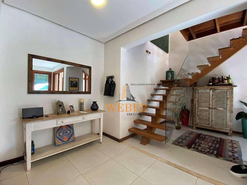 Casa de Condomínio à venda com 3 quartos, 310m² - Foto 1