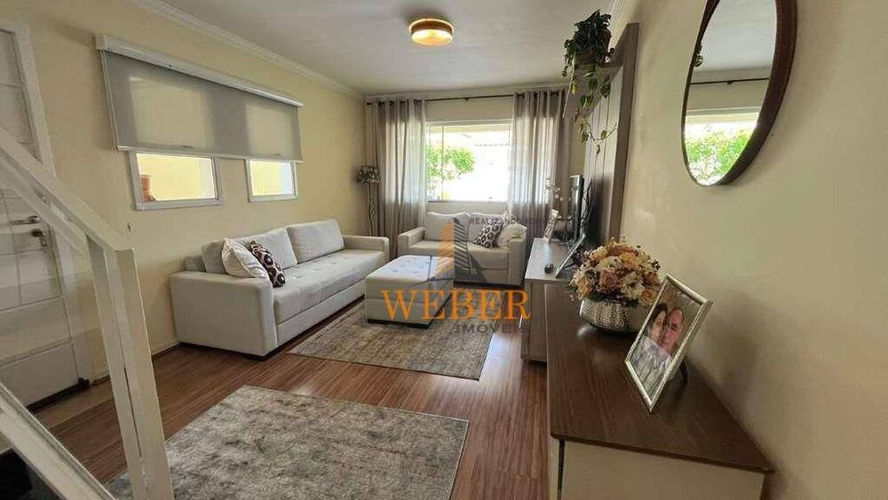 Casa, 3 quartos, 131 m² - Foto 1