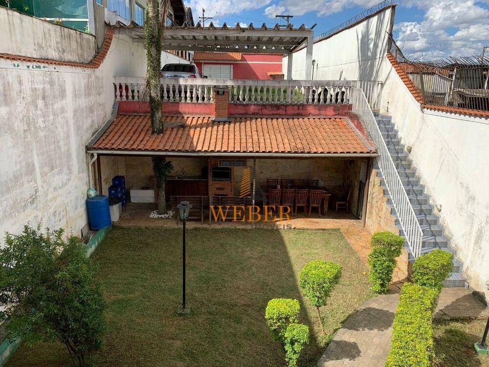 Sobrado, 3 quartos, 217 m² - Foto 2