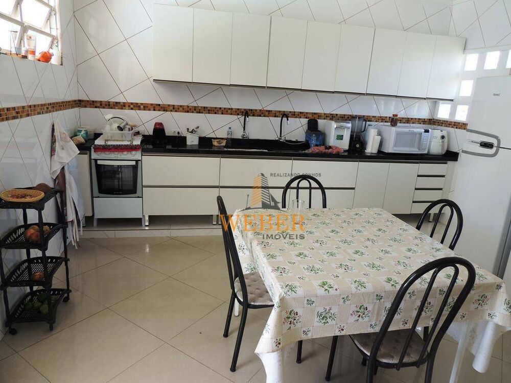 Casa, 5 quartos, 220 m² - Foto 4
