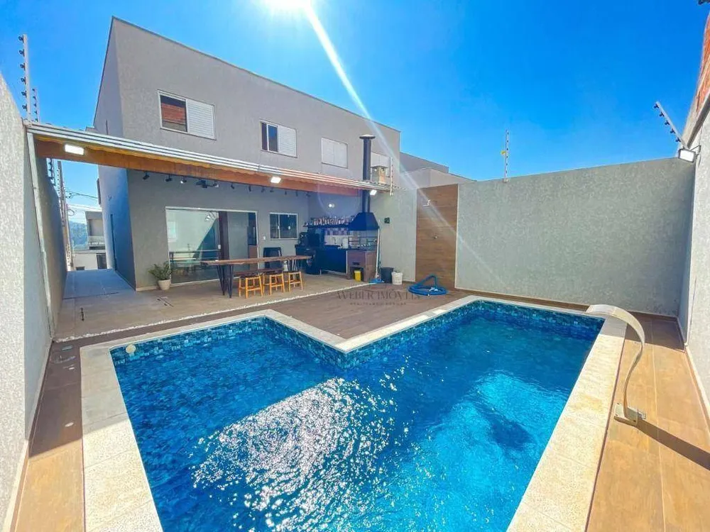 Casa, 3 quartos, 122 m² - Foto 1