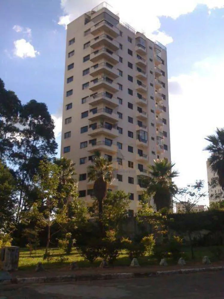 Apartamento, 4 quartos, 240 m² - Foto 1