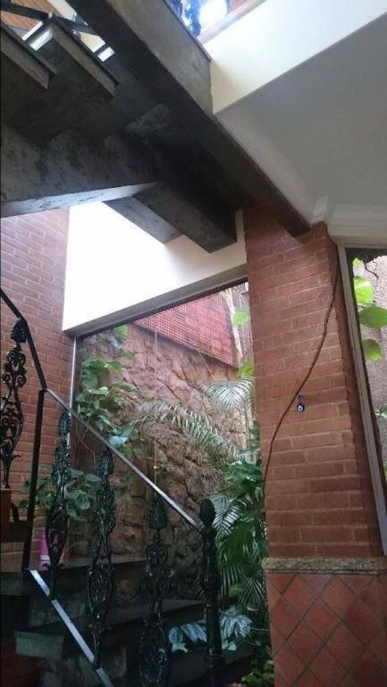 Casa de Condomínio à venda com 4 quartos, 336m² - Foto 2