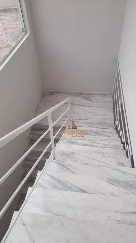 Sobrado à venda com 3 quartos, 235m² - Foto 3