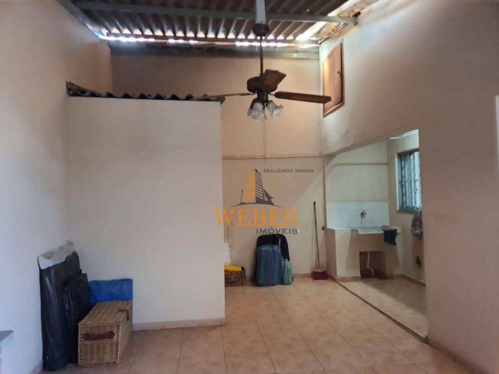 Casa à venda com 2 quartos, 75m² - Foto 5