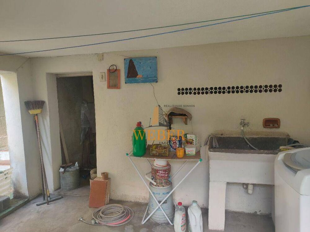 Casa à venda com 4 quartos, 135m² - Foto 4