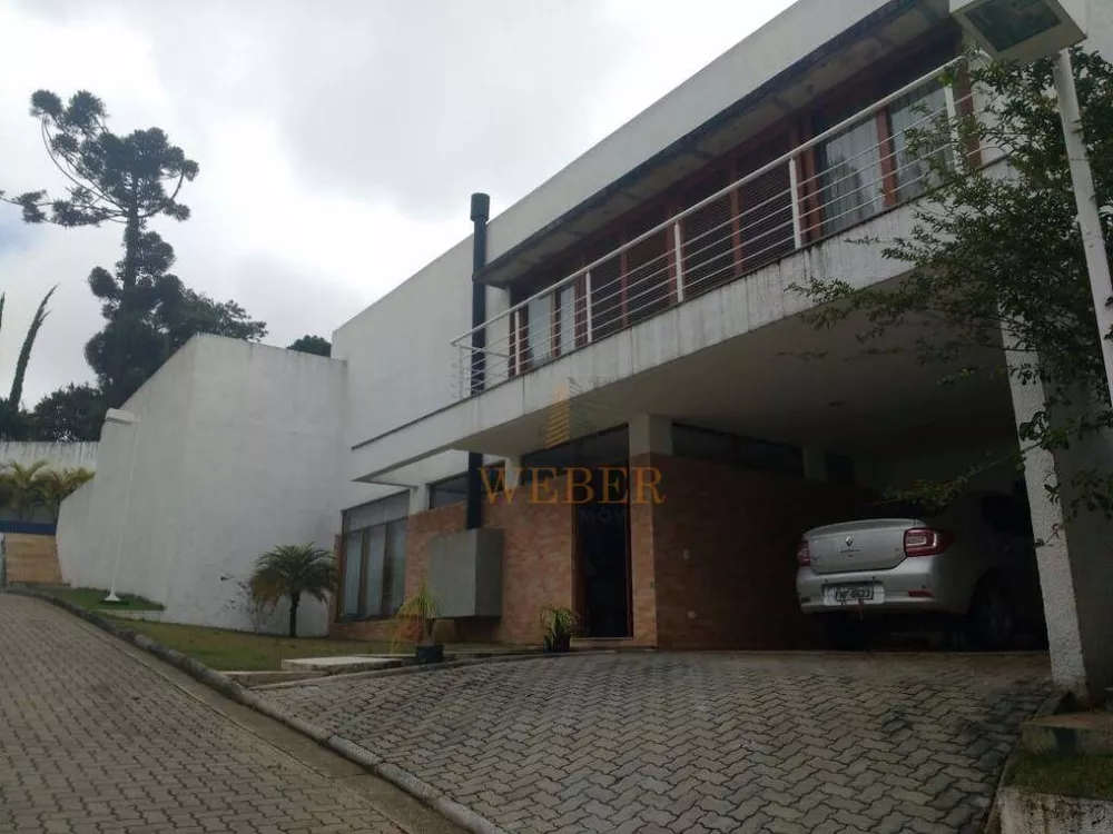 Casa à venda com 3 quartos, 200m² - Foto 1