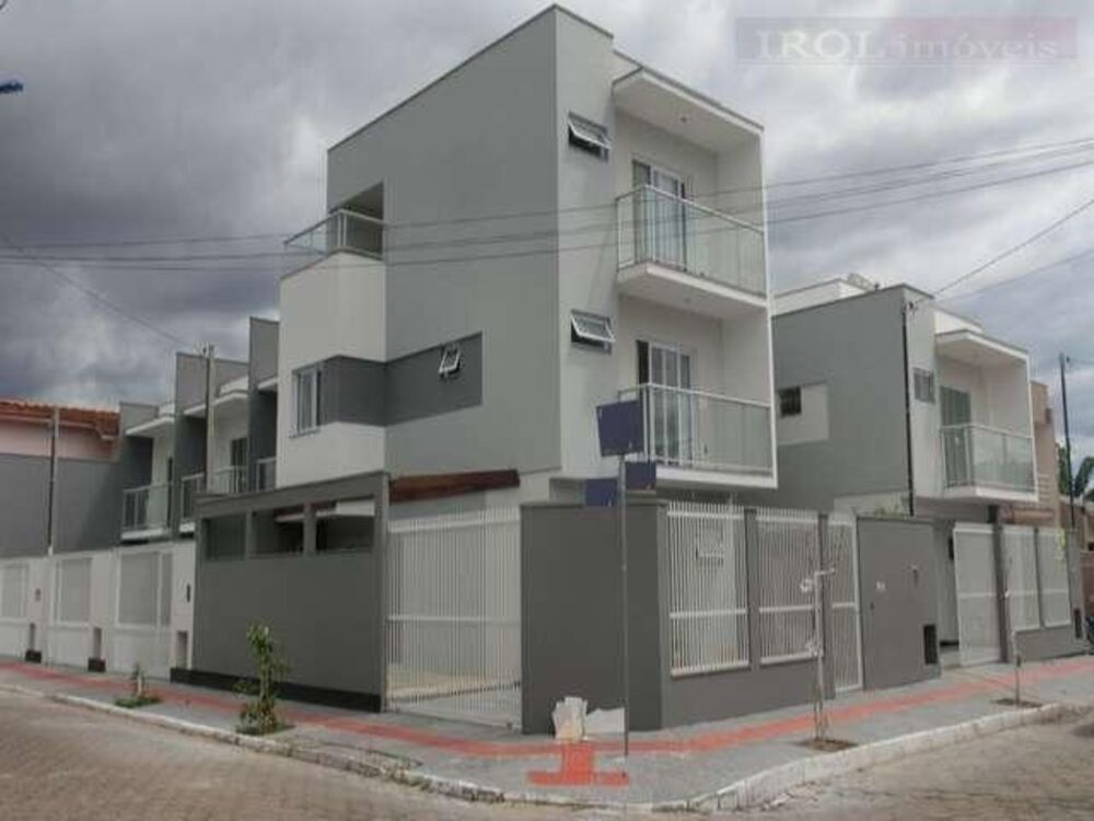 Sobrado, 3 quartos, 227 m² - Foto 1
