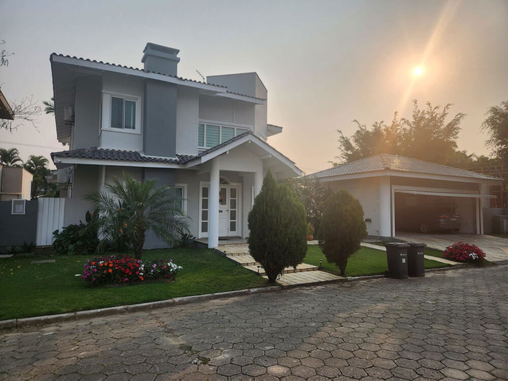 Casa, 6 quartos, 317 m² - Foto 1