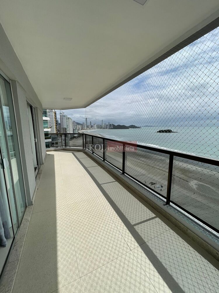 Apartamento, 3 quartos, 240 m² - Foto 1