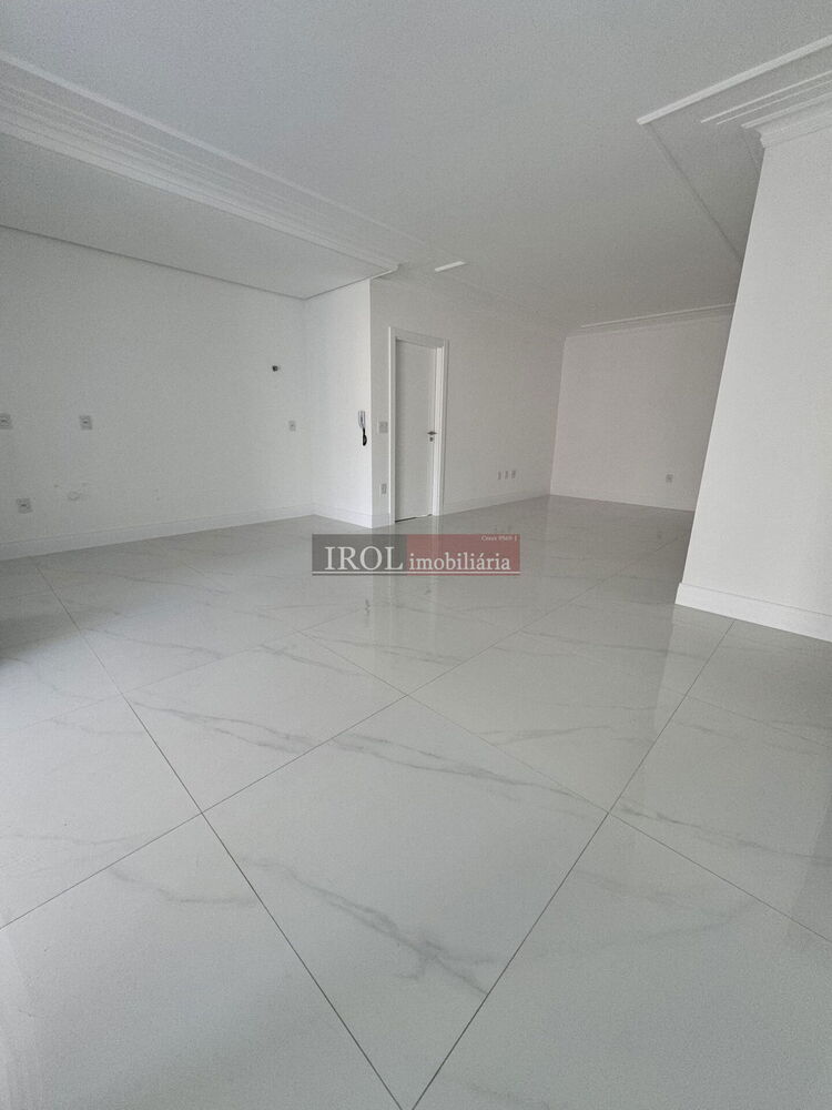 Apartamento, 3 quartos, 130 m² - Foto 1