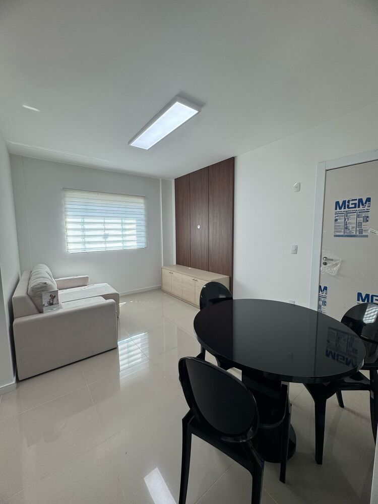 Apartamento à venda com 2 quartos, 58m² - Foto 3
