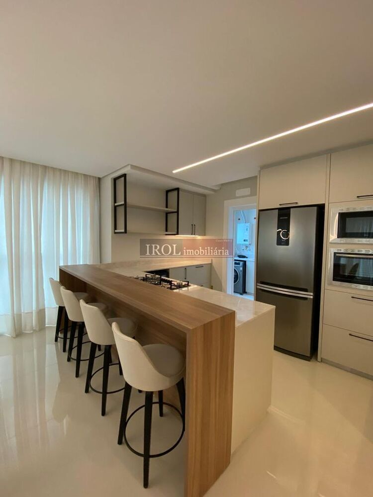 Apartamento, 3 quartos, 140 m² - Foto 1