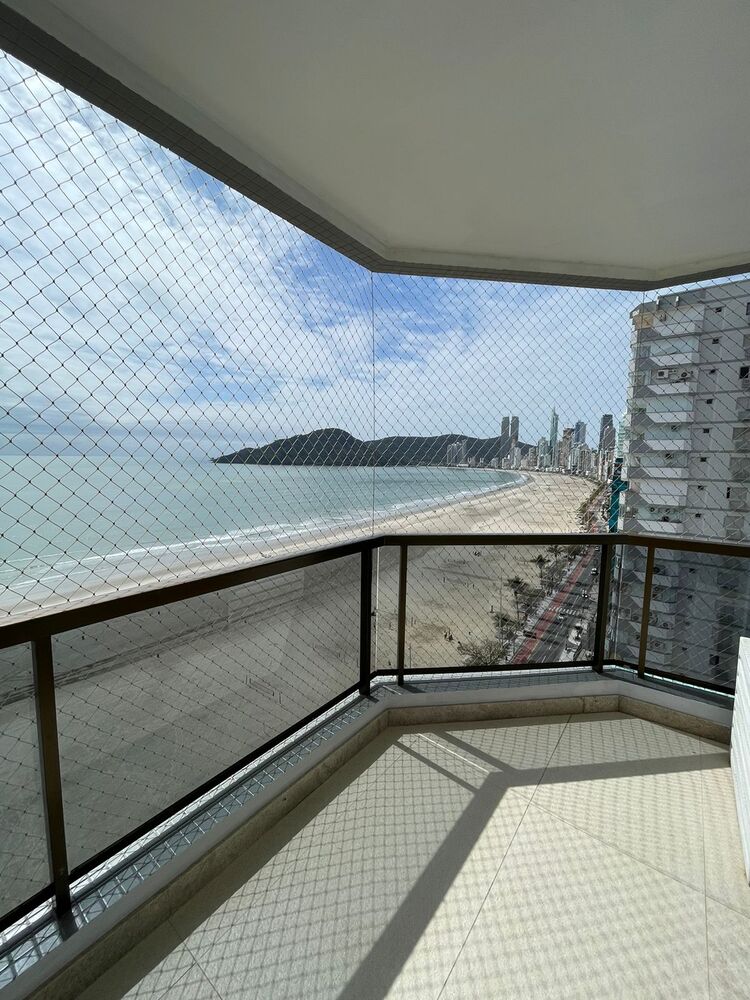 Apartamento para alugar com 3 quartos, 240m² - Foto 3