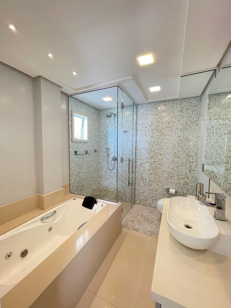 Apartamento para alugar com 3 quartos, 240m² - Foto 33