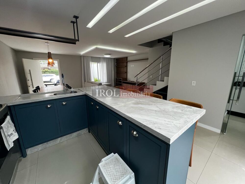 Casa, 3 quartos, 211 m² - Foto 3