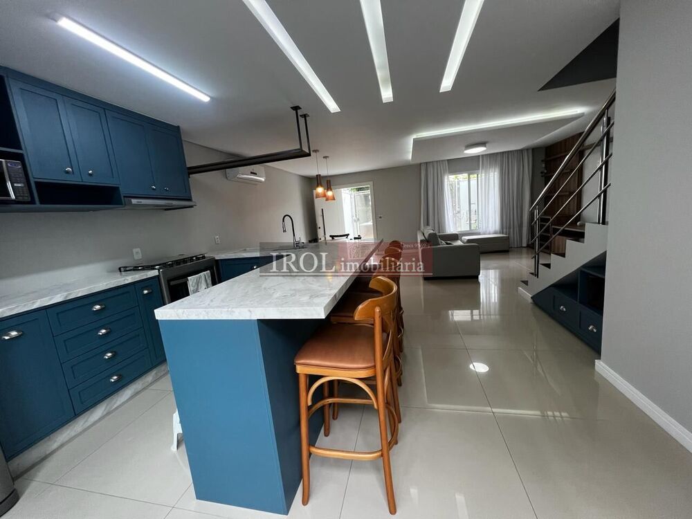 Casa, 3 quartos, 211 m² - Foto 4
