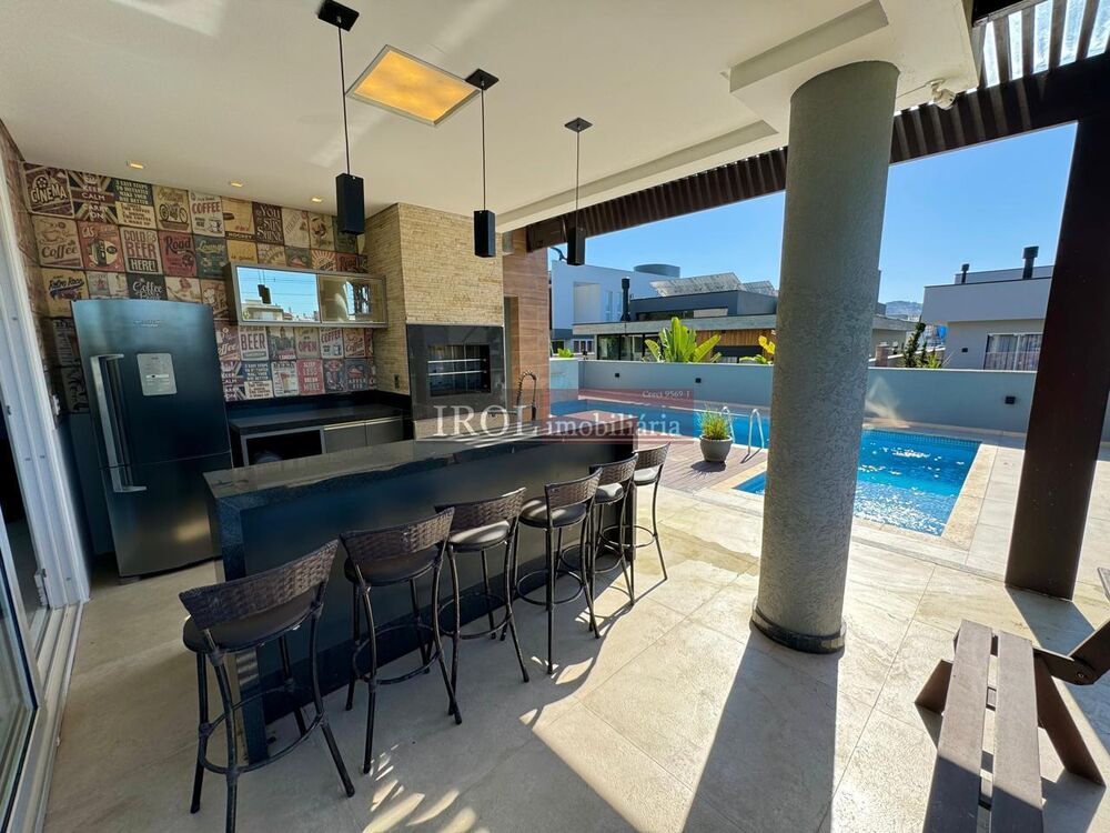 Casa, 3 quartos, 289 m² - Foto 1