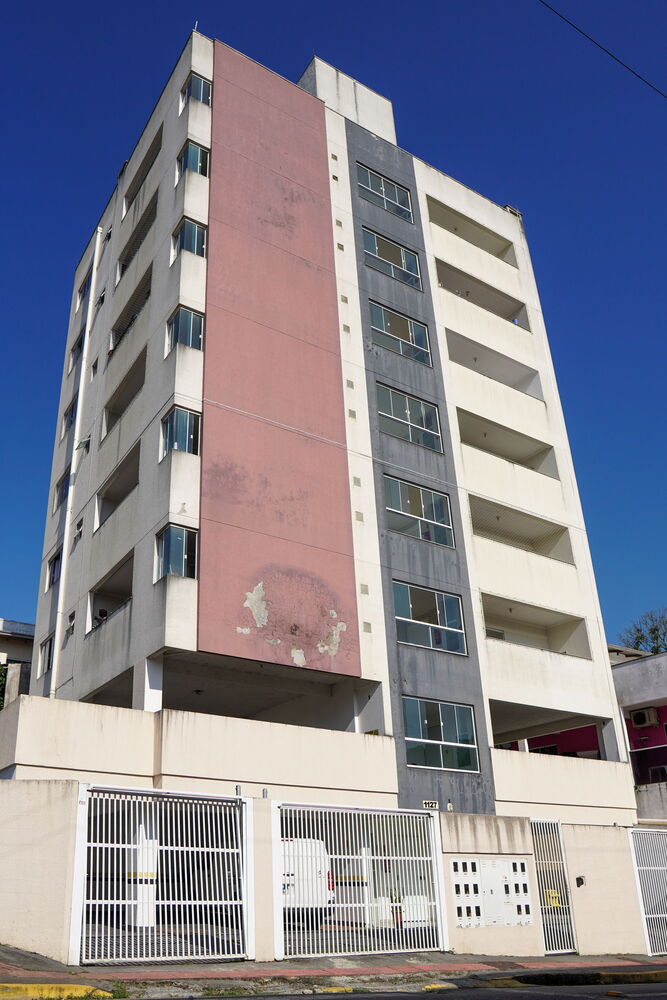 Apartamento à venda com 2 quartos, 64m² - Foto 1