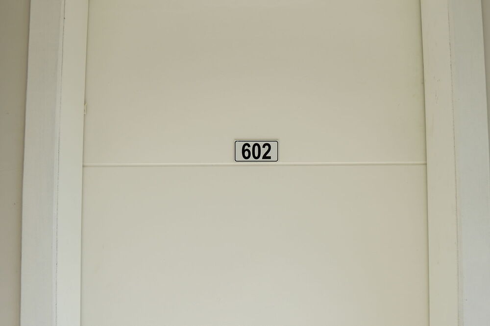 Apartamento à venda com 2 quartos, 64m² - Foto 3