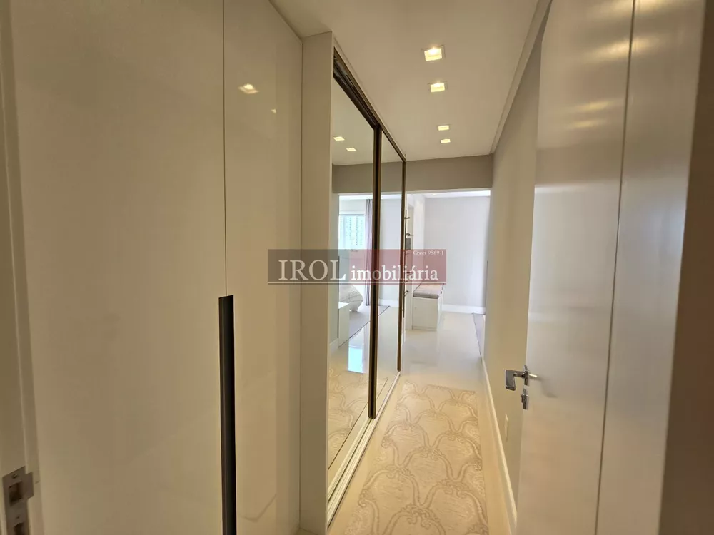 Apartamento à venda com 3 quartos, 136m² - Foto 4