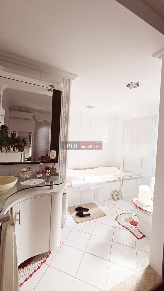 Casa à venda com 4 quartos, 232m² - Foto 23