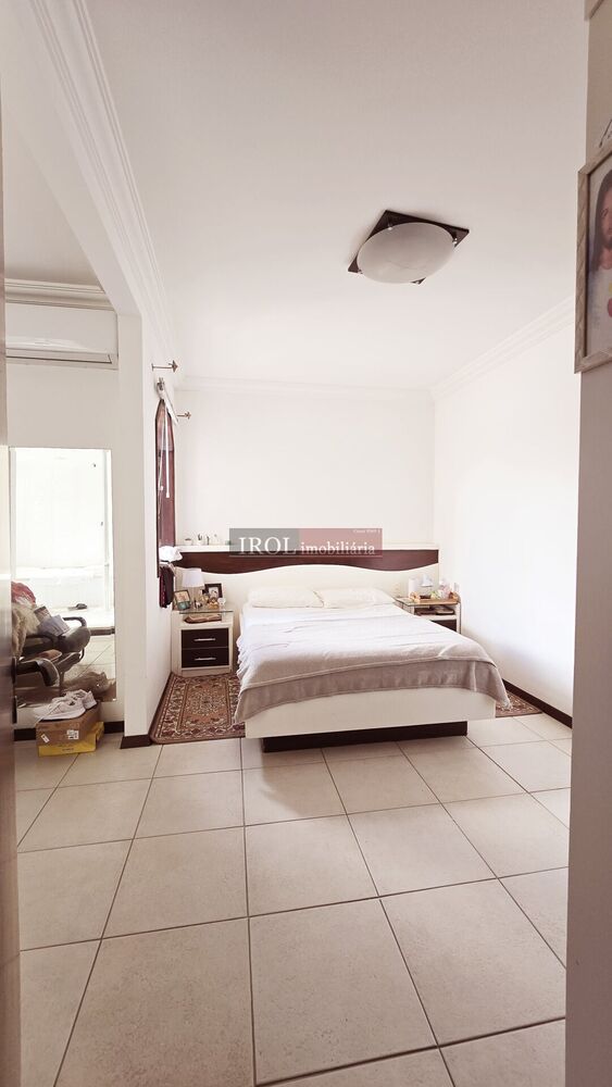 Casa à venda com 4 quartos, 232m² - Foto 20