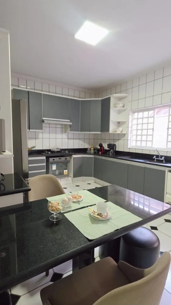 Casa, 3 quartos, 165 m² - Foto 1